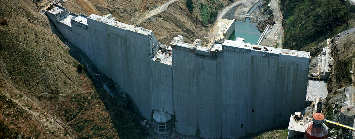 Construcción de la presa (1975)